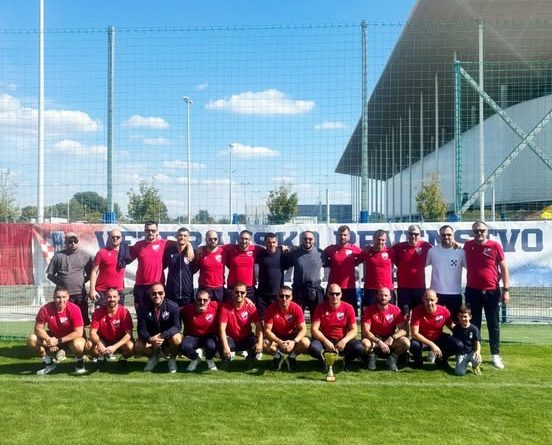 VHNK DUBROVNIK ČETVRTI NA 26. DRŽAVNOM PRVENSTVU VETERANA VHNK DUBROVNIK ČETVRTI NA 26. DRŽAVNOM PRVENSTVU VETERANA